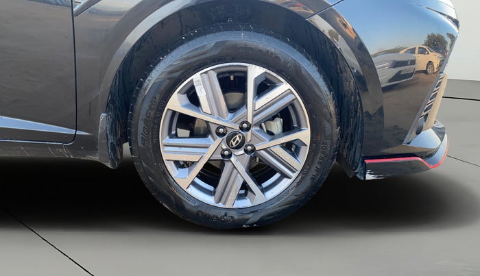 2023 Hyundai Verna SX 1.5 Turbo Petrol MT, Petrol, Manual, 24,627 km, Right Front Wheel