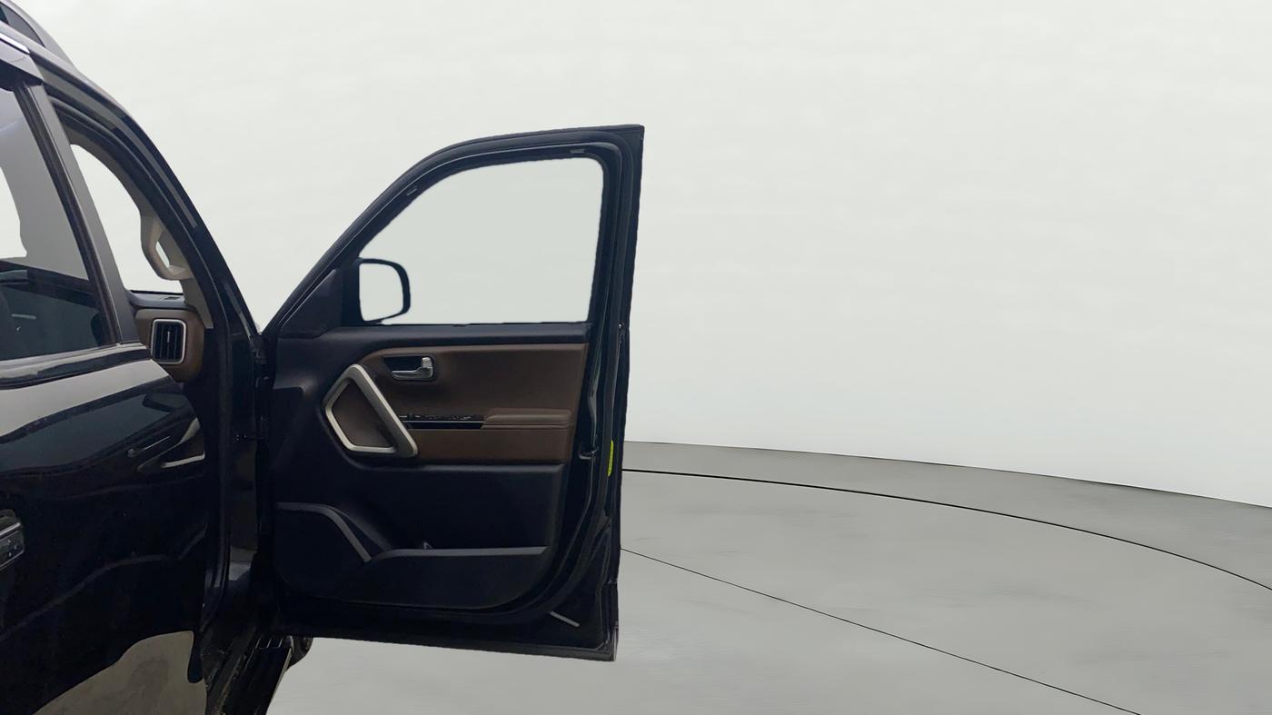 2023 Mahindra SCORPIO-N Z8 PETROL AT 7 STR, Petrol, Automatic, 82,364 km, RHS Front Door