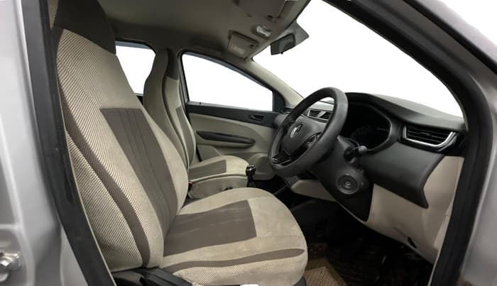 2022 Renault TRIBER RXT, Petrol, Manual, 83,843 km, Right Side Front Door Cabin