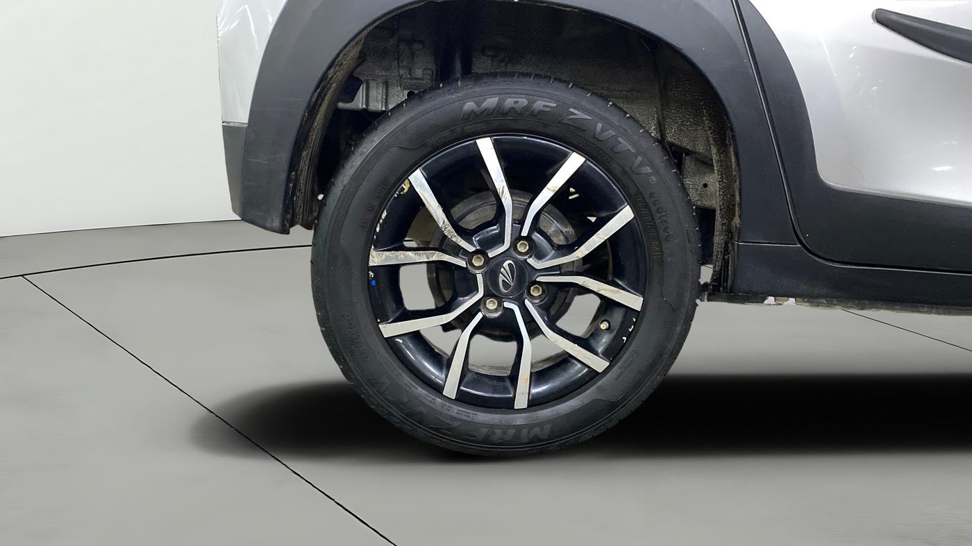 2018 Mahindra KUV 100 NXT K8 P 6 STR, Petrol, Manual, 65,378 km, Right Rear Wheel