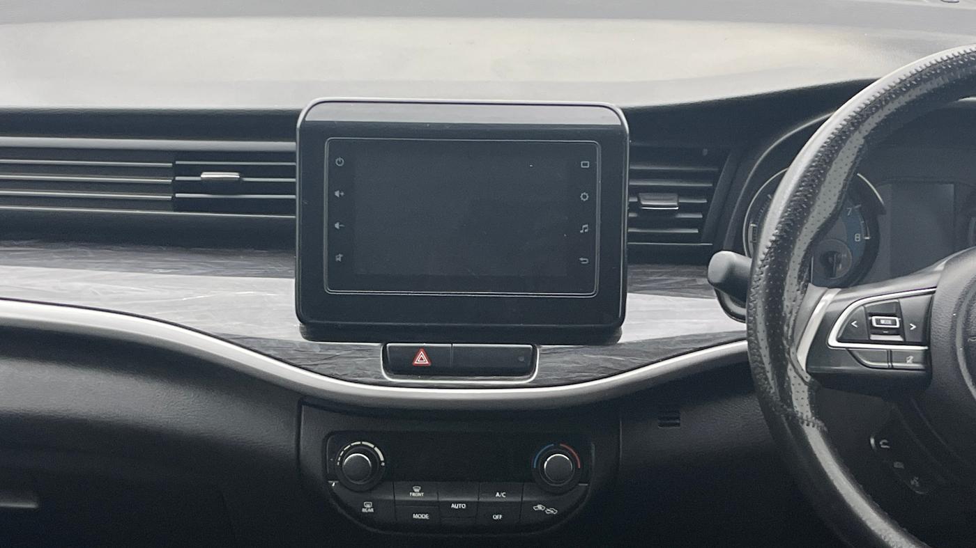 2022 Maruti XL6 ALPHA MT, Petrol, Manual, 70,450 km, Air Conditioner