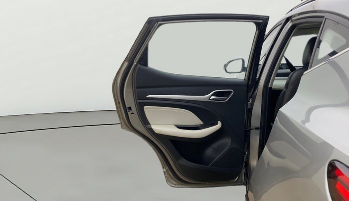 2022 MG ASTOR SHARP 1.5 MT, Petrol, Manual, 34,052 km, LHS Rear Door