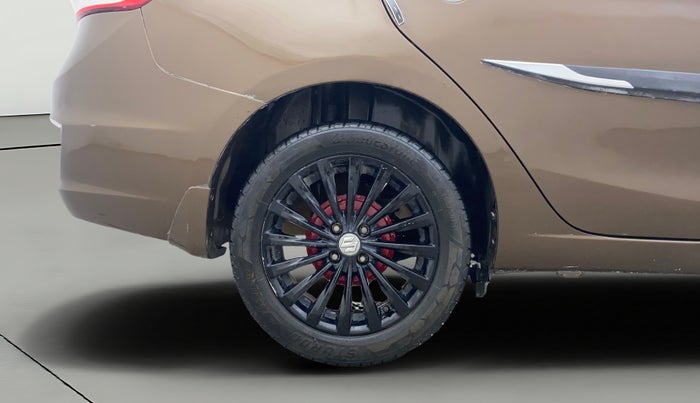 2016 Maruti Ciaz ZXI+, Petrol, Manual, 1,04,600 km, Right Rear Wheel