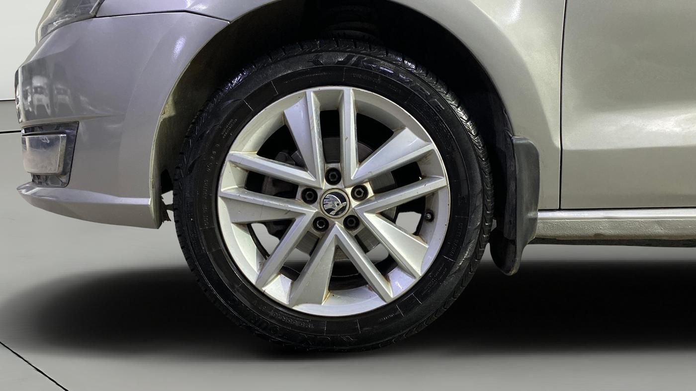 2018 Skoda Rapid STYLE 1.5 TDI AT, Diesel, Automatic, 1,13,827 km, Left Front Wheel