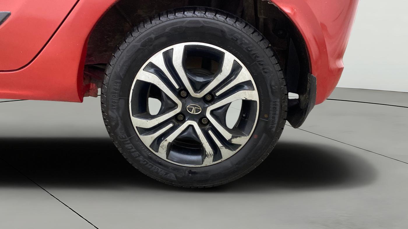 2019 Tata Tiago XZ PETROL, Petrol, Manual, 1,29,901 km, Left Rear Wheel