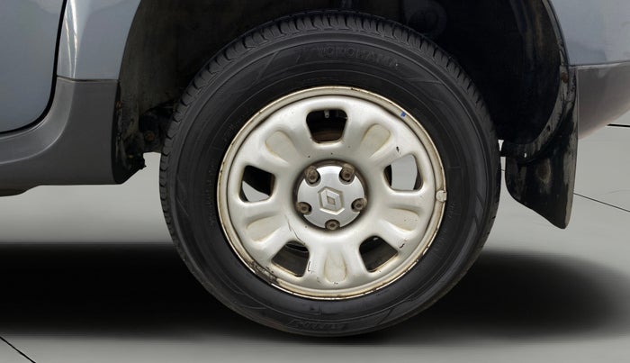 2014 Renault Duster RXE PETROL, Petrol, Manual, 43,030 km, Left Rear Wheel