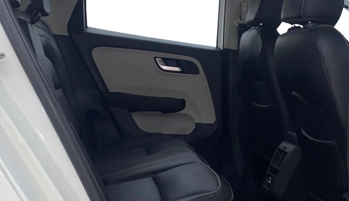 2022 Tata ALTROZ XZ PLUS DIESEL, Diesel, Manual, 60,339 km, Right Side Rear Door Cabin