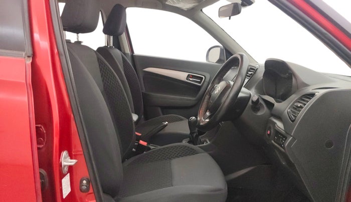 2016 Maruti Vitara Brezza ZDI PLUS, Diesel, Manual, 1,09,176 km, Right Side Front Door Cabin