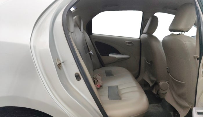 2014 Toyota Etios G, Petrol, Manual, 1,15,924 km, Right Side Rear Door Cabin