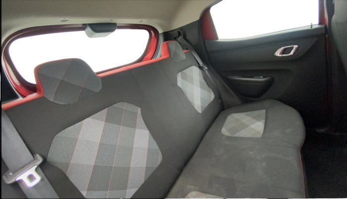 2020 Renault Kwid RXT 1.0 AMT (O), Petrol, Automatic, 53,957 km, Right Side Rear Door Cabin