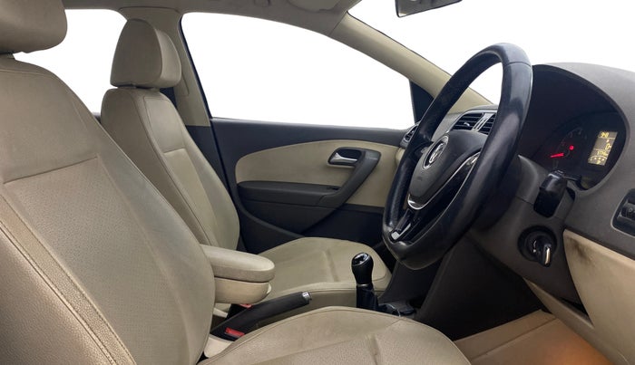 2015 Volkswagen Vento HIGHLINE 1.6 MPI, Petrol, Manual, 57,746 km, Right Side Front Door Cabin