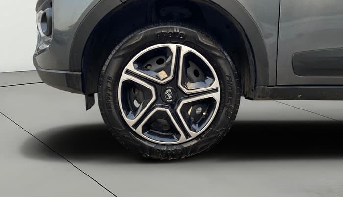 2022 Tata NEXON XM PLUS SUNROOF PETROL, Petrol, Manual, 1,04,237 km, Left Front Wheel