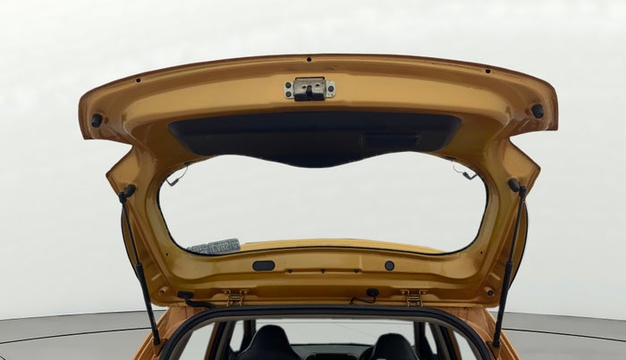 2016 Hyundai Grand i10 ASTA 1.2 KAPPA VTVT, Petrol, Manual, 94,915 km, Boot Door Open