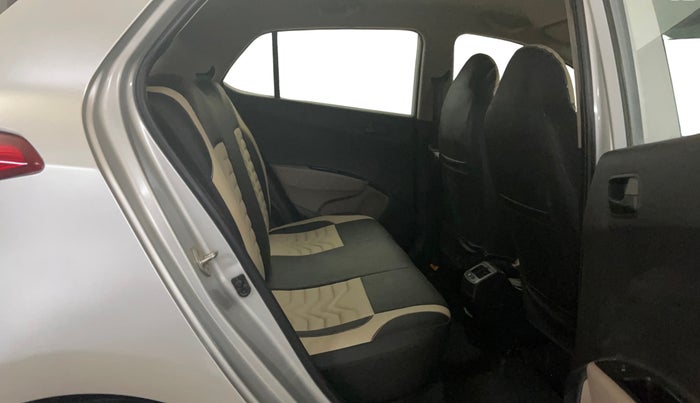 2018 Hyundai Grand i10 MAGNA 1.2 KAPPA VTVT, Petrol, Manual, 27,411 km, Right Side Rear Door Cabin