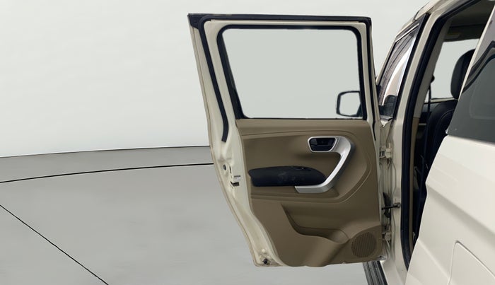 2018 Mahindra TUV 300 PLUS P8, Diesel, Manual, 31,709 km, LHS Rear Door