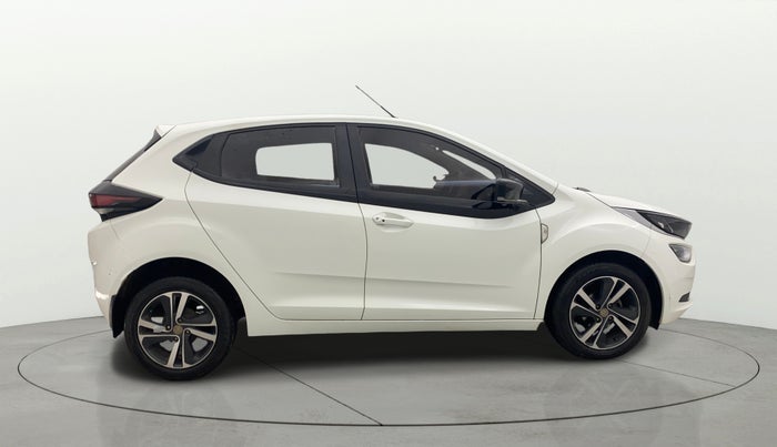 2020 Tata ALTROZ XZ PETROL, Petrol, Manual, 33,536 km, Right Side View
