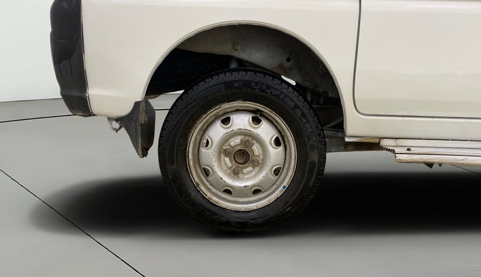 2015 Maruti Eeco 7 STR, Petrol, Manual, 49,642 km, Right Rear Wheel