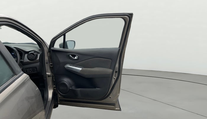 2019 Nissan Kicks XL 1.5, Petrol, Manual, 48,806 km, RHS Front Door