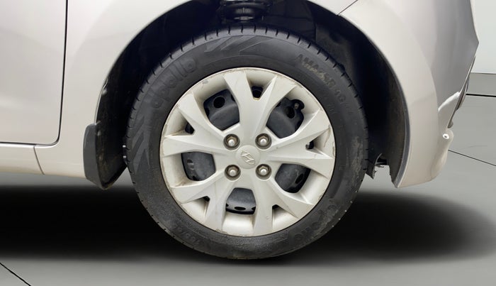 2016 Hyundai Grand i10 MAGNA AT 1.2 KAPPA VTVT, Petrol, Automatic, 64,815 km, Right Front Wheel