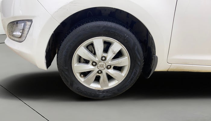 2013 Hyundai i20 SPORTZ 1.2, Petrol, Manual, 46,733 km, Left Front Wheel