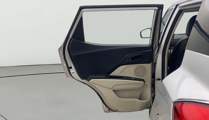 2019 Mahindra XUV300 W4 1.2 PETROL, Petrol, Manual, 75,257 km, LHS Rear Door