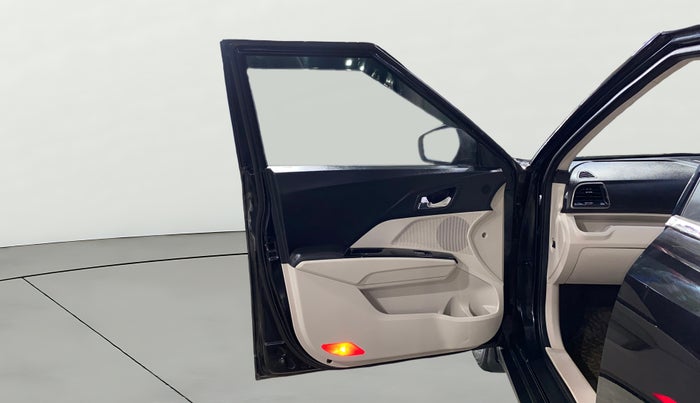 2021 Mahindra XUV300 W8 1.2 PETROL, Petrol, Manual, 53,404 km, LHS Front Door