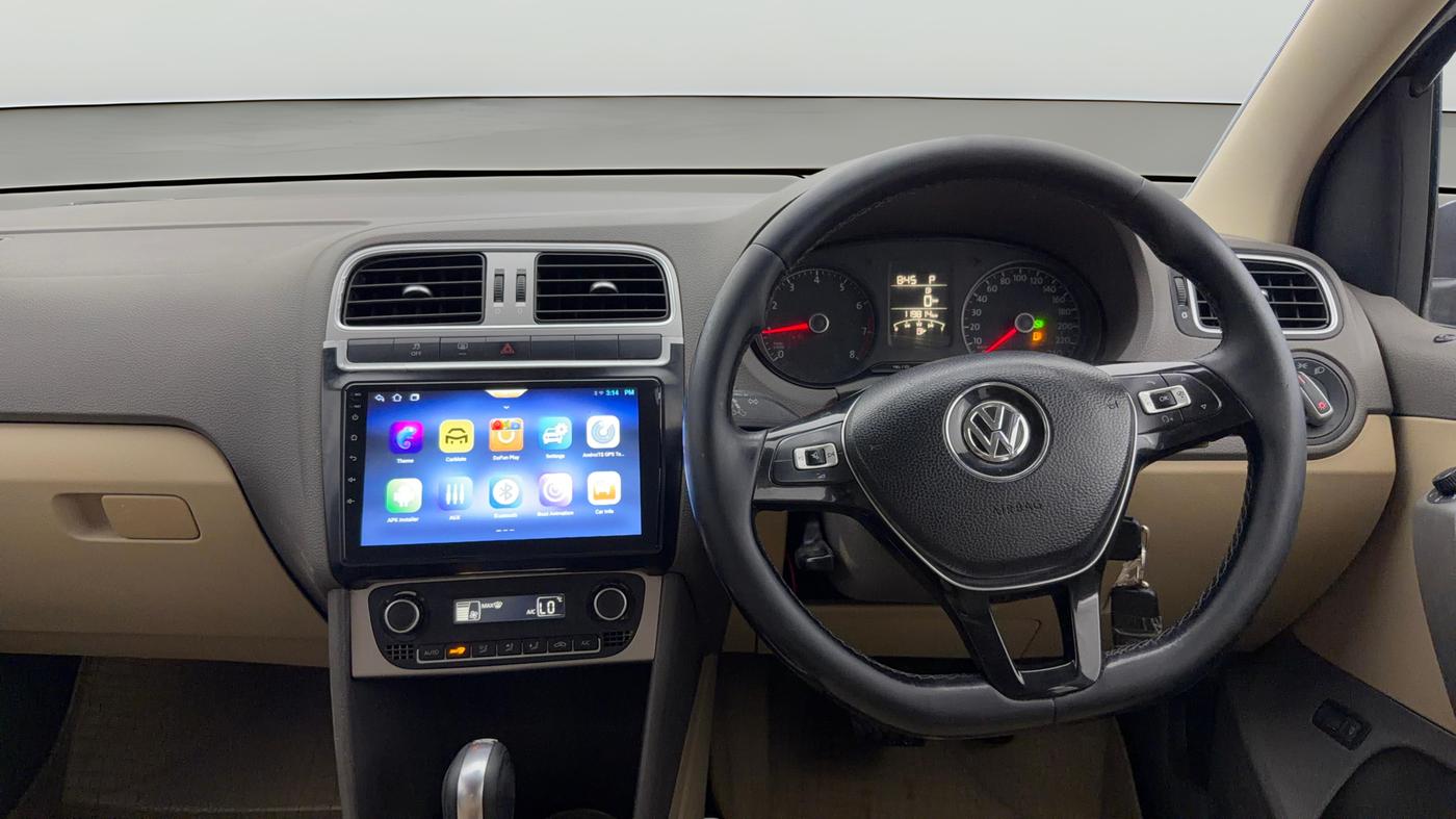2017 Volkswagen Vento HIGHLINE PETROL AT, Petrol, Automatic, 1,19,448 km, Steering Wheel Close Up