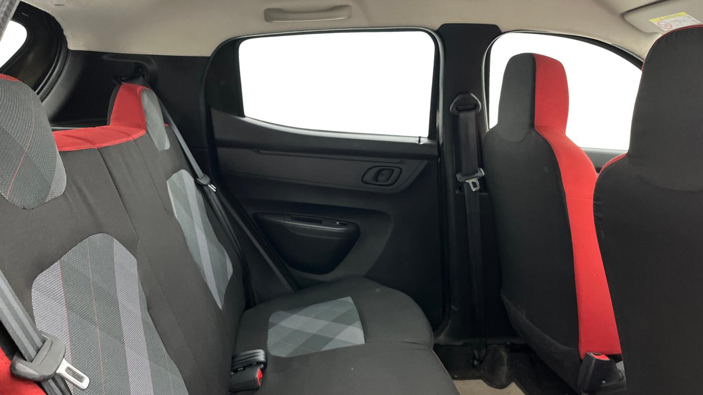 2025 Renault Kwid RXT 1.0 AMT, Petrol, Automatic, 16,638 km, Right Side Rear Door Cabin