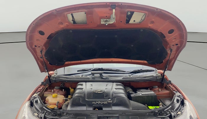 2017 Mahindra XUV500 W10, Diesel, Manual, 99,576 km, Open Bonet