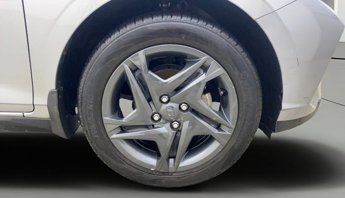 2022 Hyundai NEW I20 SPORTZ 1.2 AT, Petrol, Automatic, 25,306 km, Right Front Wheel