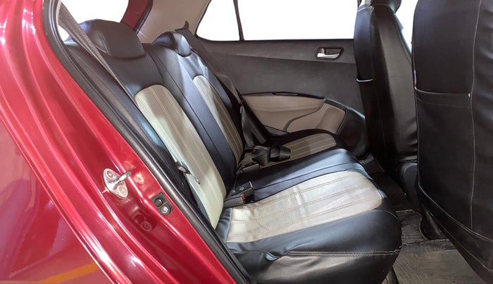 2016 Hyundai Grand i10 SPORTZ 1.2 KAPPA VTVT, Petrol, Manual, 34,118 km, Right Side Rear Door Cabin