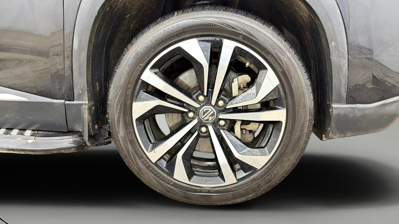 2023 MG HECTOR SHARP PRO 1.5 PETROL TURBO CVT PETROL, Petrol, Automatic, 53,128 km, Right Front Wheel