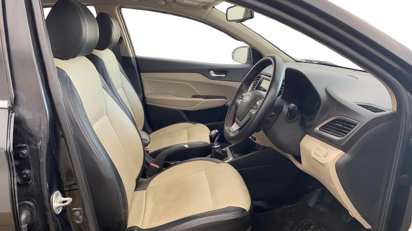2019 Hyundai Verna 1.6 SX (O) CRDI MT, Diesel, Manual, 68,690 km, Right Side Front Door Cabin