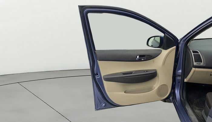 2014 Hyundai i20 SPORTZ 1.2, Petrol, Manual, 89,178 km, LHS Front Door