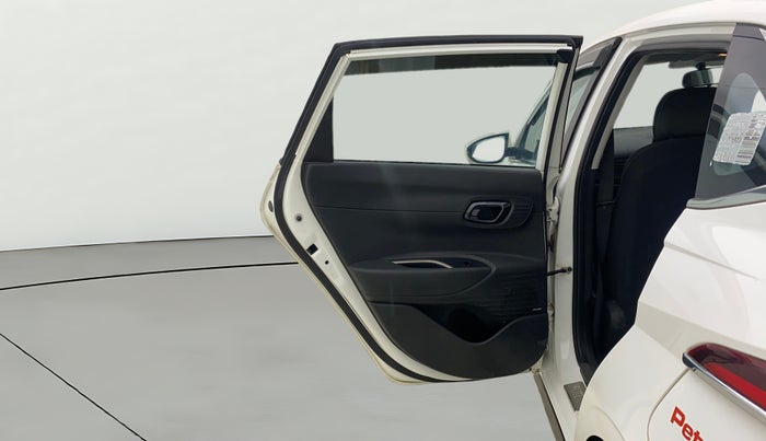 2022 Hyundai NEW I20 ASTA 1.2 MT, Petrol, Manual, 32,403 km, LHS Rear Door