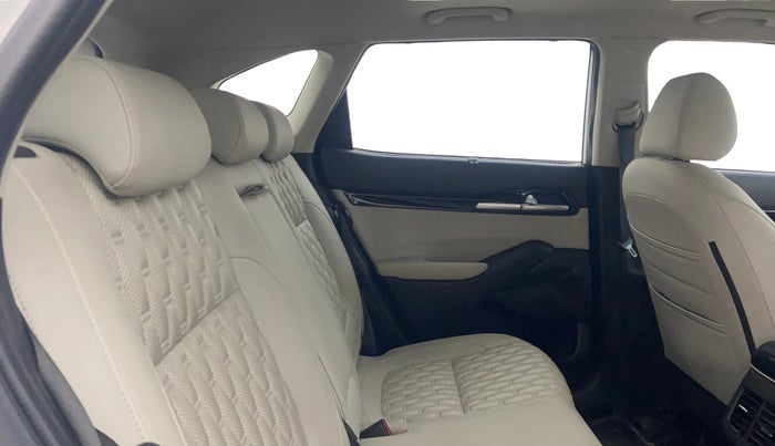 2022 KIA SELTOS HTX 1.5 DIESEL AT, Diesel, Automatic, 62,878 km, Right Side Rear Door Cabin