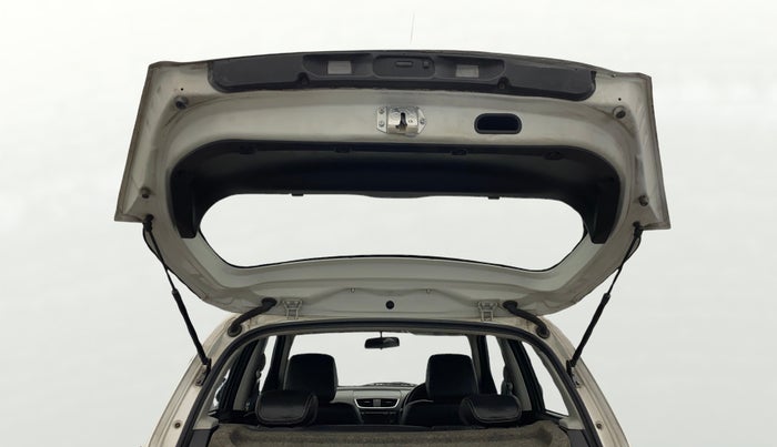 2015 Maruti Swift ZXI, Petrol, Manual, 56,958 km, Boot Door Open