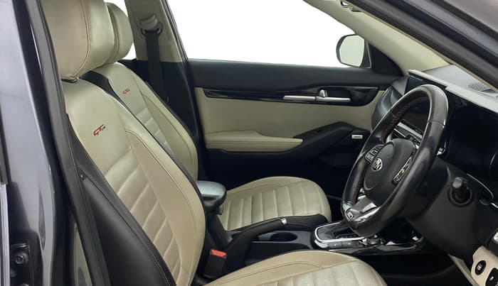 2020 KIA SELTOS GTX PLUS AT 1.5 DIESEL, Diesel, Automatic, 1,41,405 km, Right Side Front Door Cabin