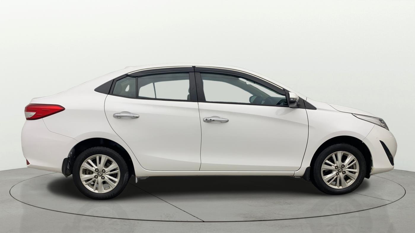 2018 Toyota YARIS VX CVT, Petrol, Automatic, 77,980 km, Right Side View