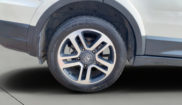 2017 Tata Hexa XTA 4X2 6 STR, Diesel, Automatic, 57,257 km, Right Rear Wheel