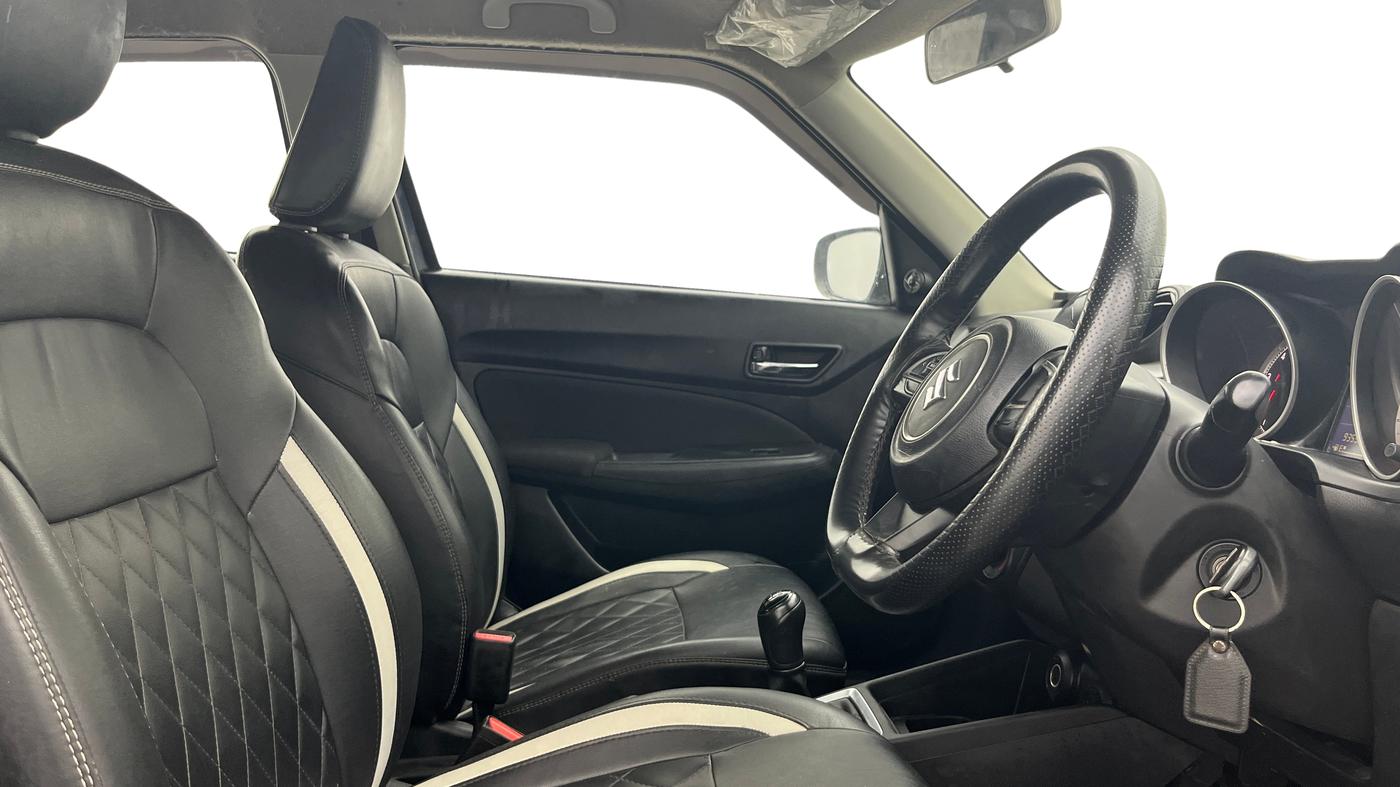 2022 Maruti Swift VXI, Petrol, Manual, 93,598 km, Right Side Front Door Cabin