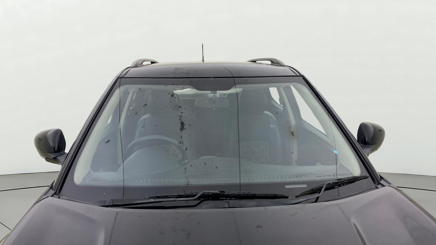 2023 Mahindra XUV300 W6 1.5 Diesel, Diesel, Manual, 68,187 km, Front Windshield