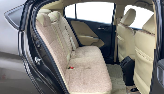 2015 Honda City 1.5L I-VTEC V MT, Petrol, Manual, 1,42,553 km, Right Side Rear Door Cabin