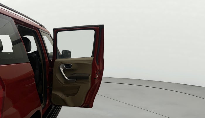 2016 Mahindra TUV300 T8 AMT, Diesel, Automatic, 86,242 km, RHS Rear Door