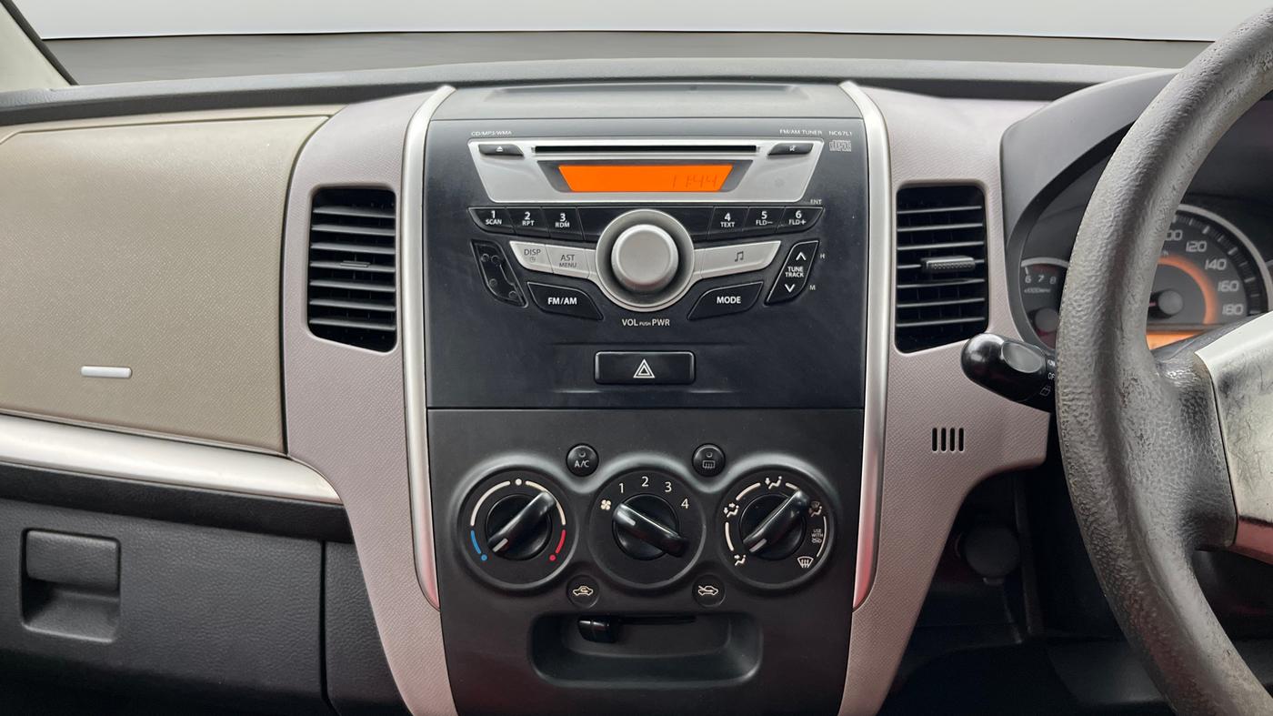 2013 Maruti Wagon R 1.0 VXI, Petrol, Manual, 64,403 km, Air Conditioner