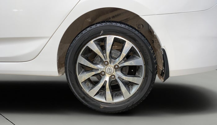 2017 Hyundai Verna 1.6 VTVT SX (O) AT, Petrol, Automatic, 25,039 km, Left Rear Wheel