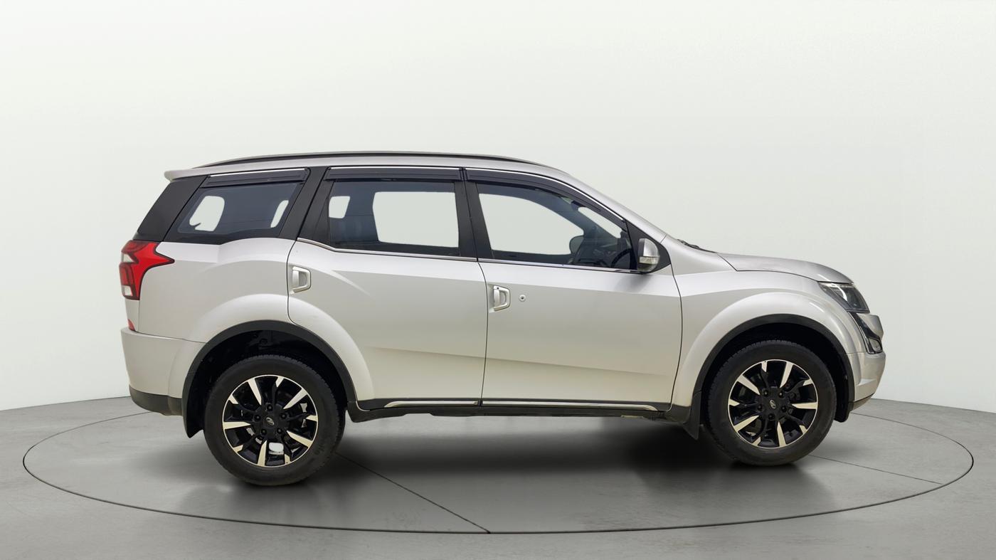 2019 Mahindra XUV500 W11, Diesel, Manual, 1,08,000 km, Right Side View