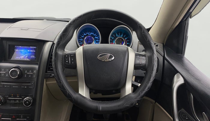 2016 Mahindra XUV500 W6, Diesel, Manual, 46,965 km, Steering Wheel Close Up