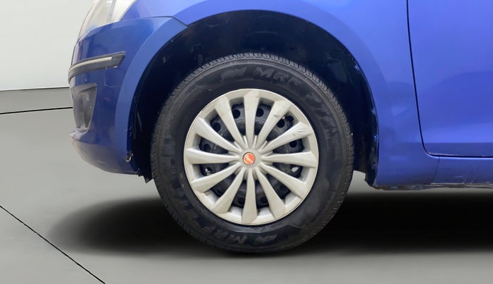 2013 Maruti Swift VXI, Petrol, Manual, 1,08,127 km, Left Front Wheel