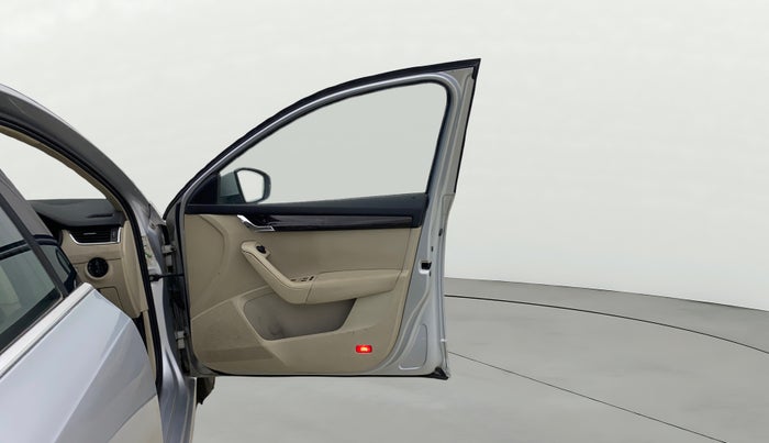 2013 Skoda Octavia ELEGANCE 2.0 TDI AT, Diesel, Automatic, 72,639 km, RHS Front Door